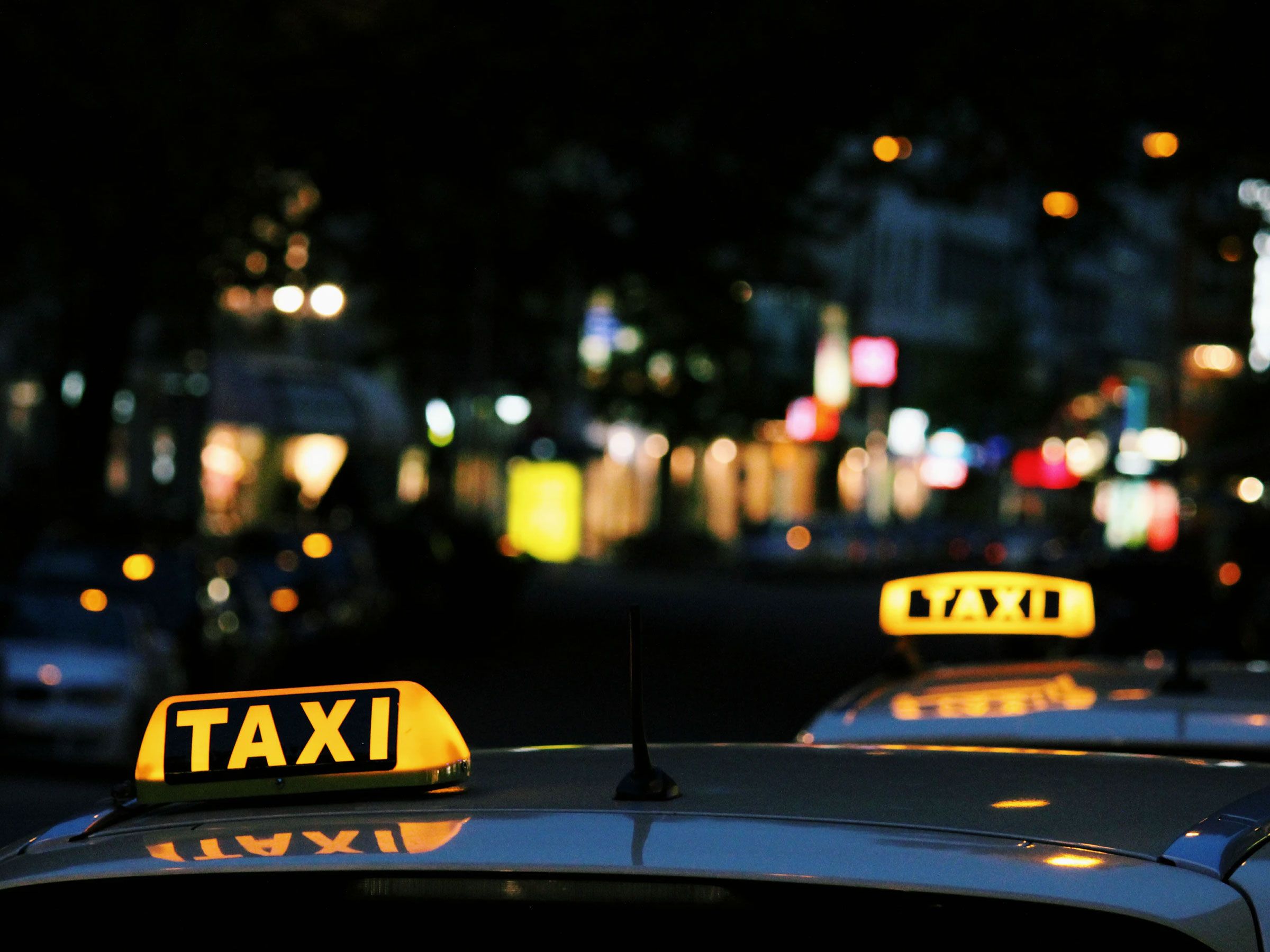 taxi noaptea